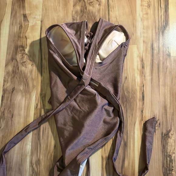 Swimsuit in a size extra small - Picture 4 of 4